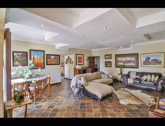 5 BEDROOM HOUSE SOLD IN LEEUWFONTEIN ESTATE